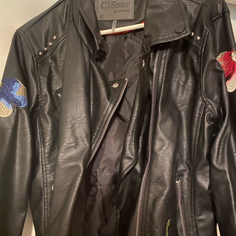 Ci Sono Black Leather Jacket w Floral Embroidery